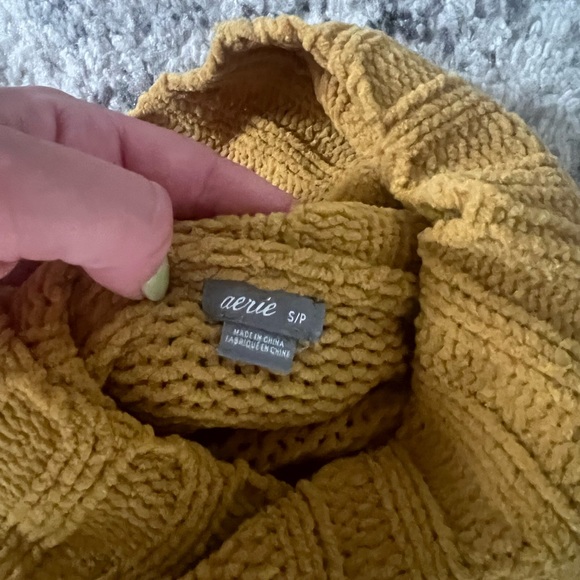 Aerie sweater - Picture 2 of 2